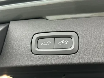 Car image 44