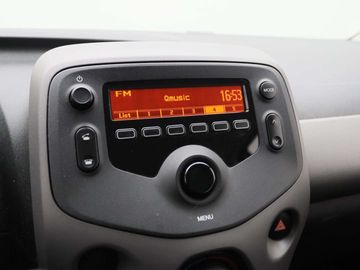 Car image 23