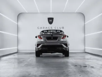 Car image 4