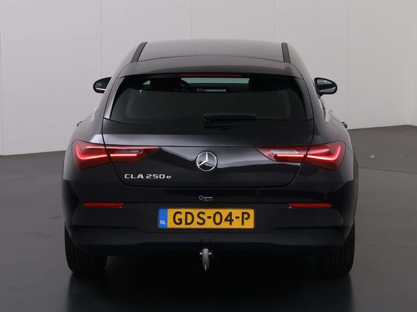 Mercedes-Benz CLA 250 Shooting Brake e 160 kW image number 3