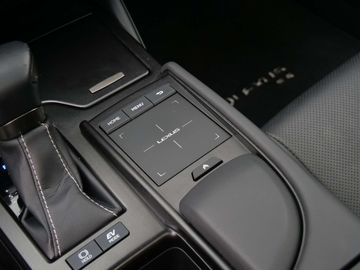 Car image 33