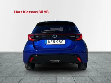 Car image 3