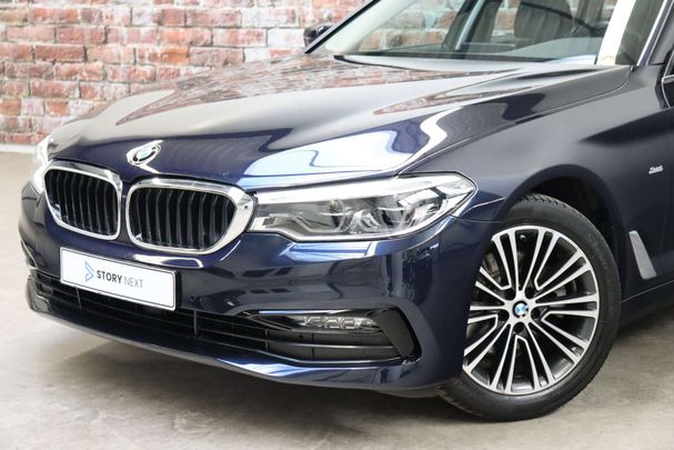 BMW 520i Touring Sport Line 135 kW image number 1