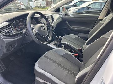 Car image 15