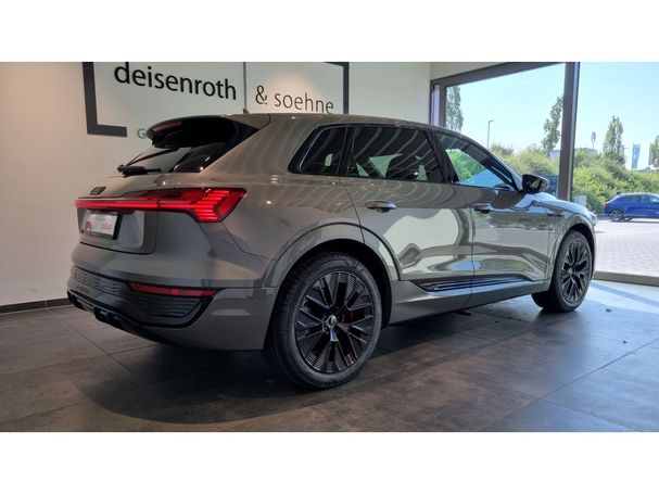 Audi Q8 50 quattro e-tron S-line 250 kW image number 3