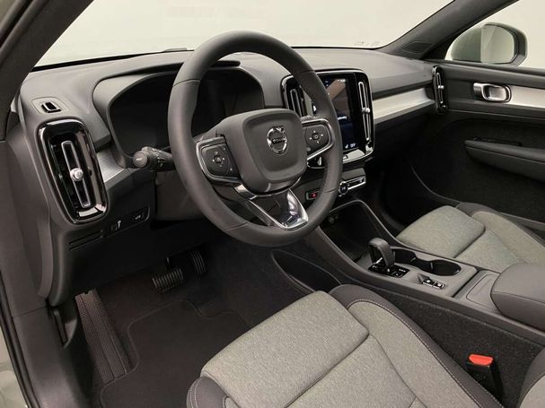 Volvo XC40 T2 Core 95 kW image number 4