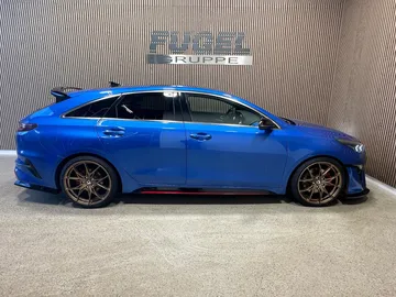 Car image 32