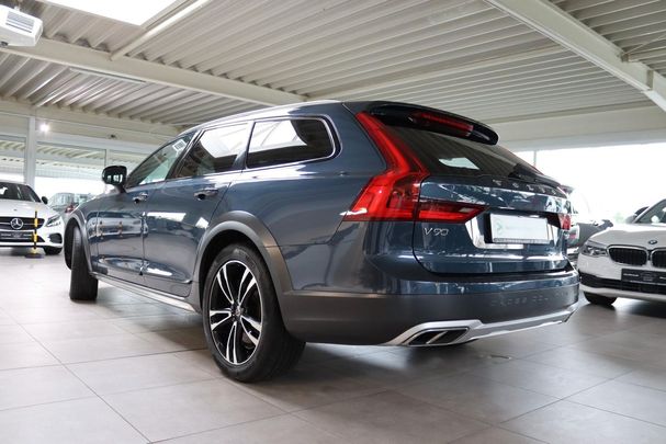 Volvo V90 Cross Country D4 AWD 140 kW image number 3