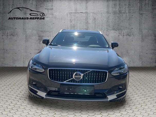 Volvo V90 Cross Country AWD B4 145 kW image number 2