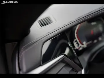 Car image 46