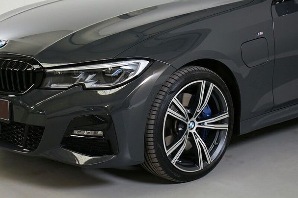 BMW 330 e M Sport 215 kW image number 16