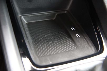 Car image 37