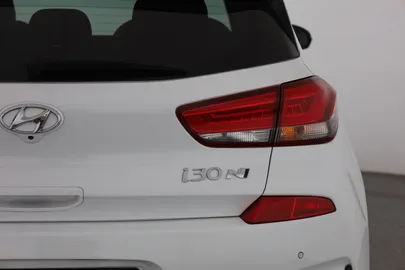 Car image 31