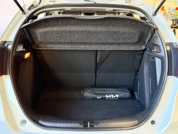 Car image 27