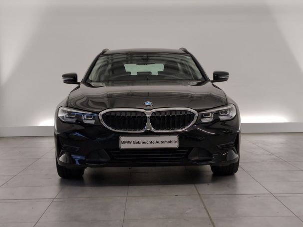 BMW 320i Touring 135 kW image number 2