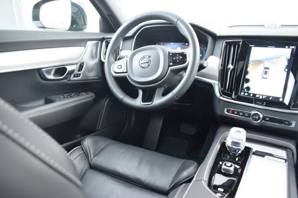 Volvo V90 Cross Country AWD 184 kW image number 12