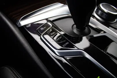 Car image 36