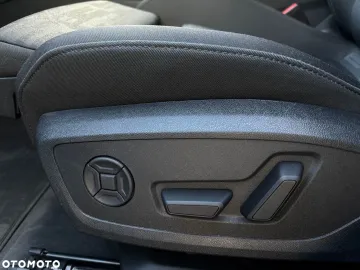 Car image 34