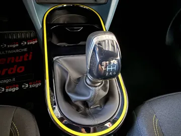 Car image 32