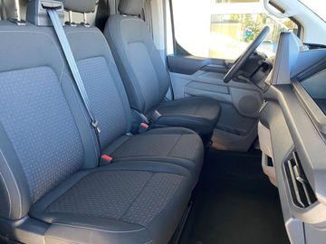 Car image 24