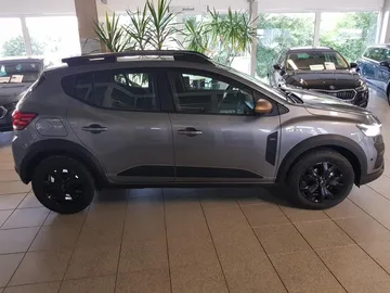 Car image 22