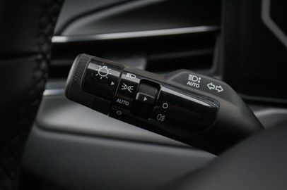 Car image 35