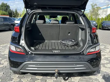 Car image 28