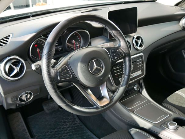 Mercedes-Benz GLA 180 90 kW image number 10