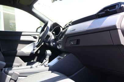 Car image 30