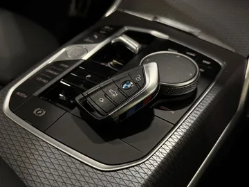 Car image 38