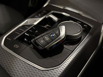 Car image 38