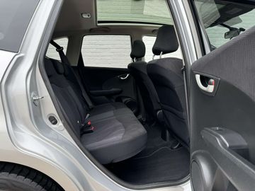 Car image 36