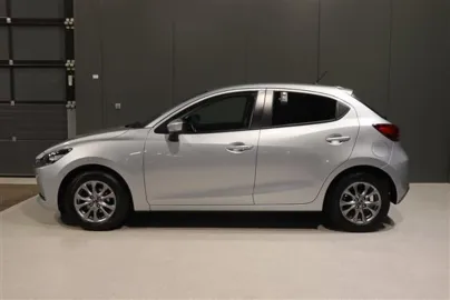 Car image 3