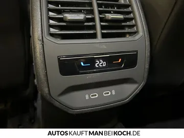 Car image 34