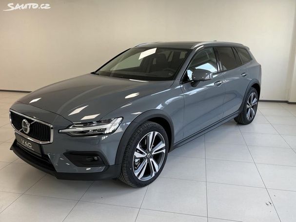 Volvo V60 Cross Country AWD B4 155 kW image number 1