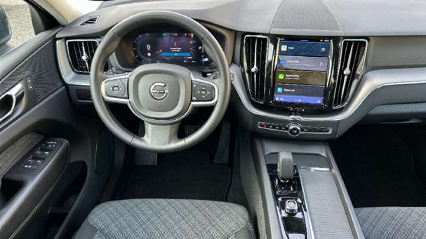 Volvo XC60 B4 Core 145 kW image number 13