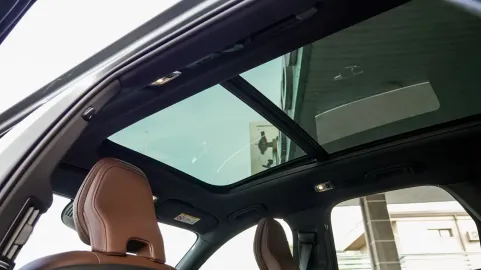 Car image 35