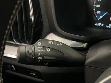 Car image 38