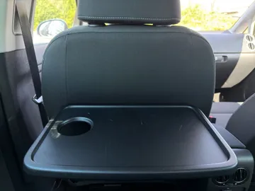 Car image 30