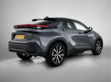 Car image 3