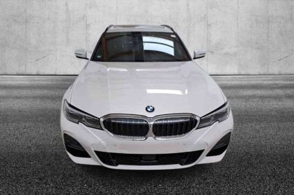 BMW 320d Touring xDrive 140 kW image number 3