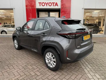 Car image 5