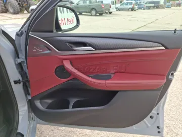 Car image 40