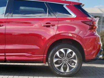Car image 26