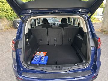 Car image 26