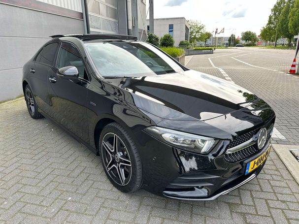 Mercedes-Benz A 250 e 160 kW image number 3