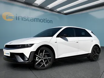 Car image 4