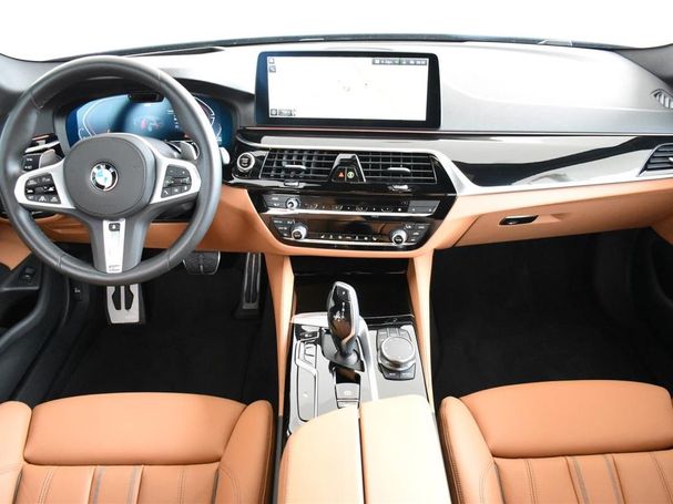 BMW 530i Touring xDrive 185 kW image number 6