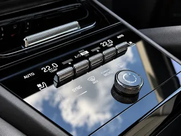 Car image 45