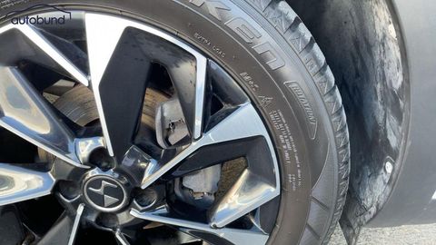 Car image 29